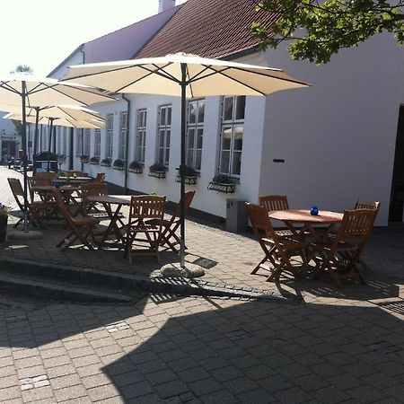 Hotel Radhuskroen Frederikssund Exterior foto